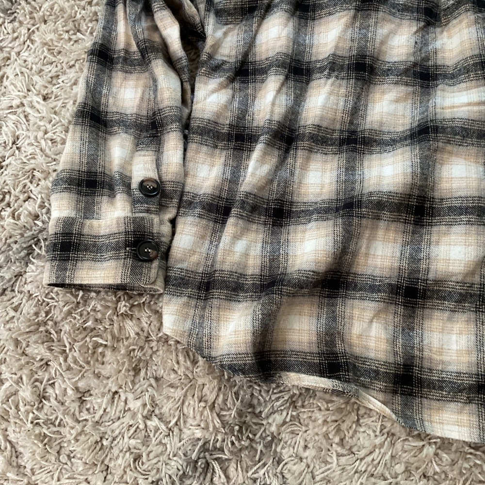 E&M Tan and Black Plaid Button Down Shacket Oversized Flannel Shirt Large - Picture 9 of 13